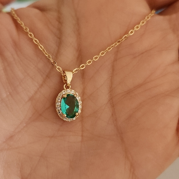 New 18K Gold Plated Oval Cut Green Sapphire Diamond Necklace Pendant and Chain - Picture 1 of 7